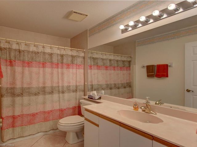 2462 Hidden Lake DR 208, Naples, FL 34112