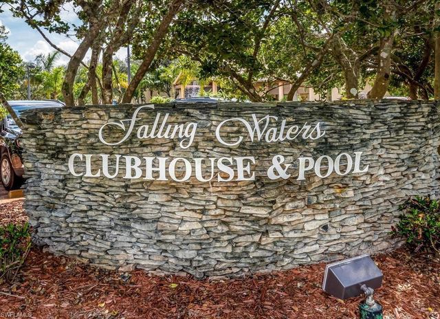 2462 Hidden Lake DR 208, Naples, FL 34112