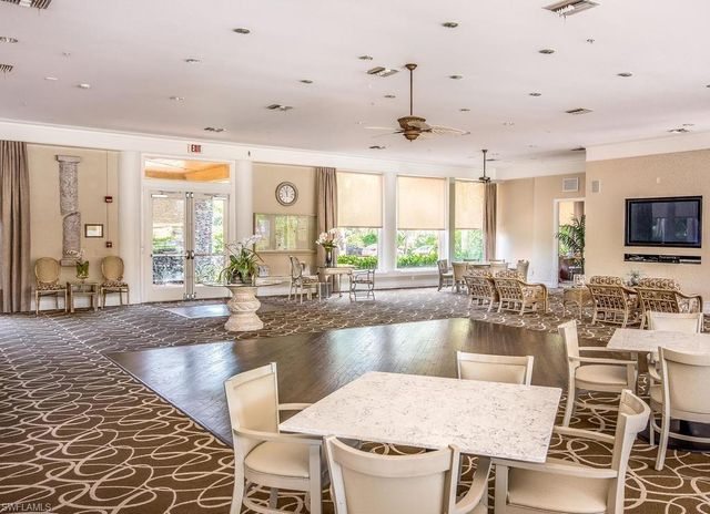 2462 Hidden Lake DR 208, Naples, FL 34112