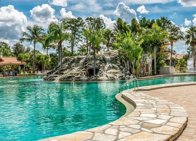 2462 Hidden Lake DR 208, Naples, FL 34112