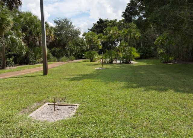 2462 Hidden Lake DR 208, Naples, FL 34112