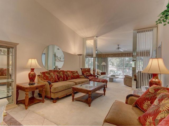 2462 Hidden Lake DR 208, Naples, FL 34112