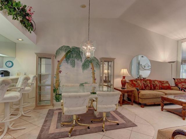 2462 Hidden Lake DR 208, Naples, FL 34112