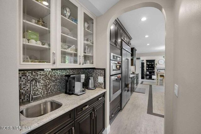4271 Cranberry Lane, Sylvania, OH 43560