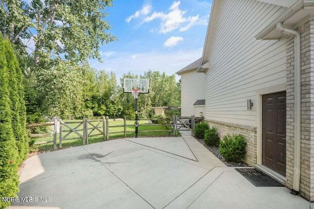 4271 Cranberry Lane, Sylvania, OH 43560