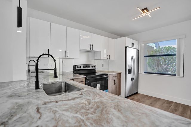 7674 Tahiti Lane 101, Lake Worth, FL 33467