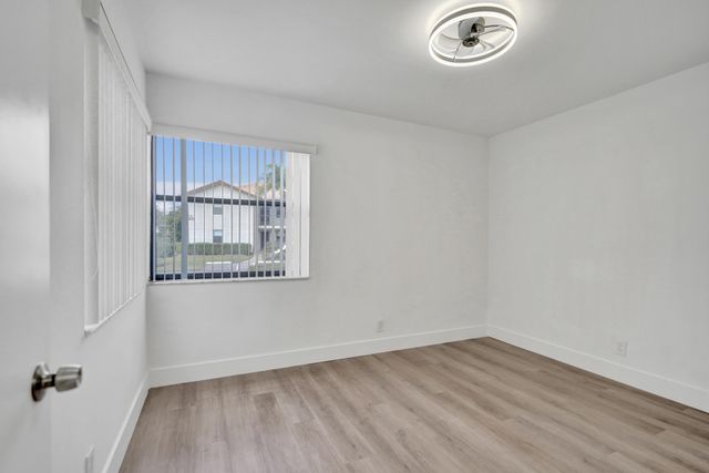 7674 Tahiti Lane 101, Lake Worth, FL 33467