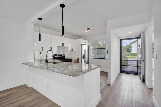 7674 Tahiti Lane 101, Lake Worth, FL 33467