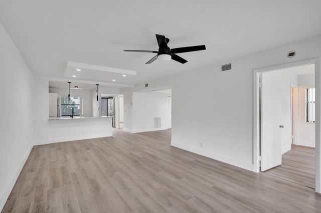 7674 Tahiti Lane 101, Lake Worth, FL 33467