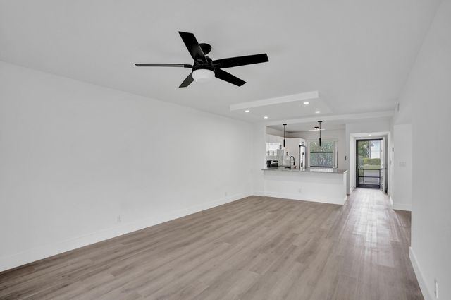 7674 Tahiti Lane 101, Lake Worth, FL 33467