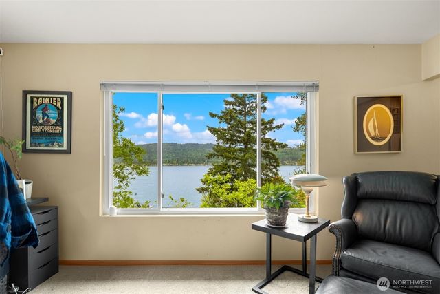 3027 E Lake Sammamish Parkway SE, Sammamish, WA 98075