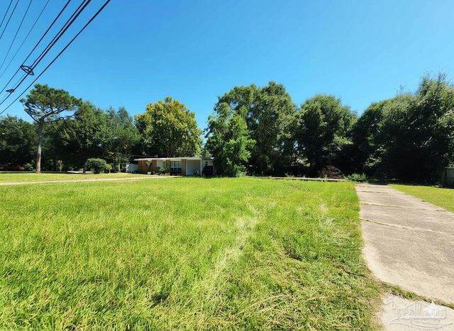3545 Creighton Rd, Pensacola, FL 32504