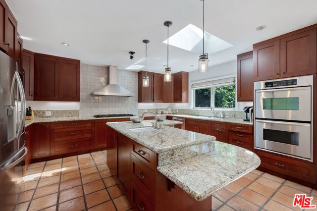 11940 Westminster Avenue, Los Angeles, CA 90066