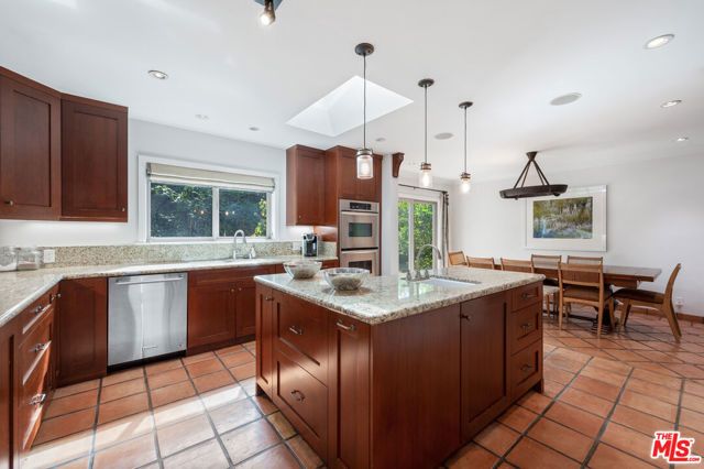 11940 Westminster Avenue, Los Angeles, CA 90066