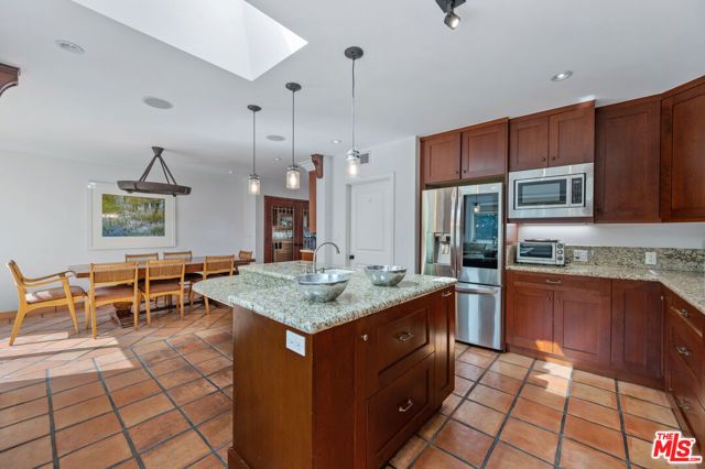 11940 Westminster Avenue, Los Angeles, CA 90066