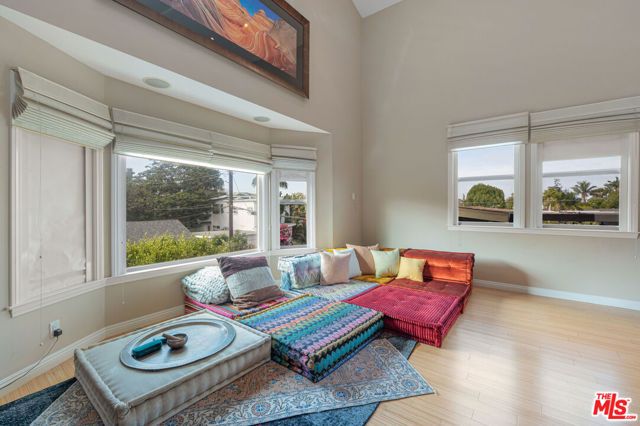 11940 Westminster Avenue, Los Angeles, CA 90066