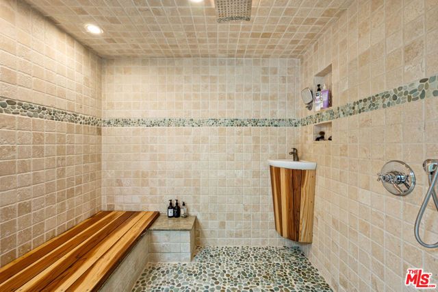 11940 Westminster Avenue, Los Angeles, CA 90066