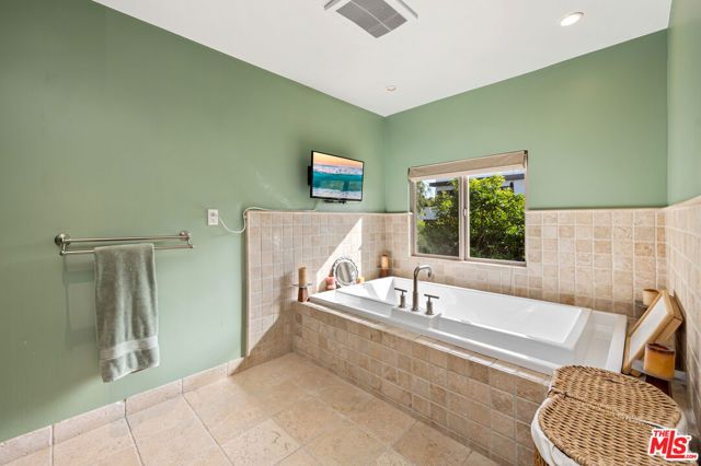 11940 Westminster Avenue, Los Angeles, CA 90066