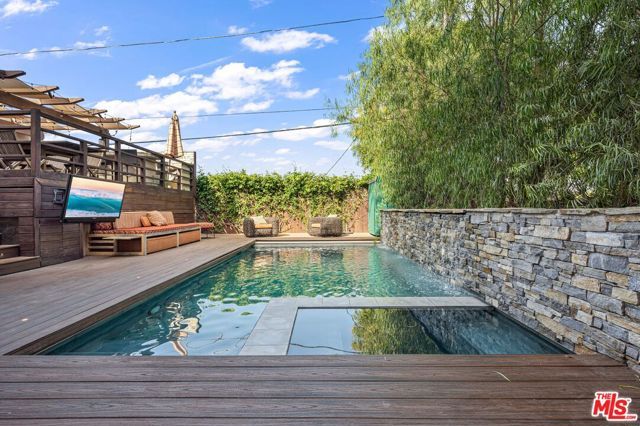 11940 Westminster Avenue, Los Angeles, CA 90066