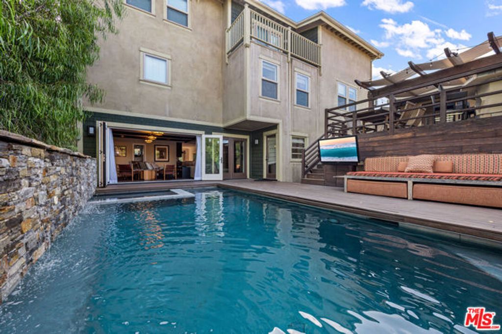 11940 Westminster Avenue, Los Angeles, CA 90066