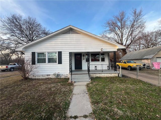 909 E 13th Street, Pittsburg, KS 66762