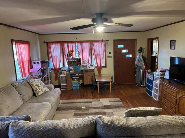 909 E 13th Street, Pittsburg, KS 66762