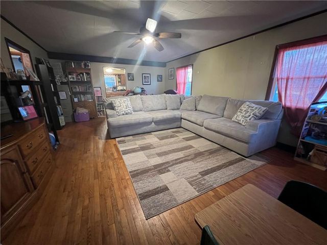 909 E 13th Street, Pittsburg, KS 66762