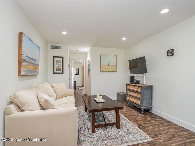 76 Royal Oak Drive 205, Vero Beach, FL 32962