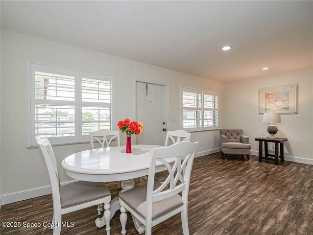 76 Royal Oak Drive 205, Vero Beach, FL 32962