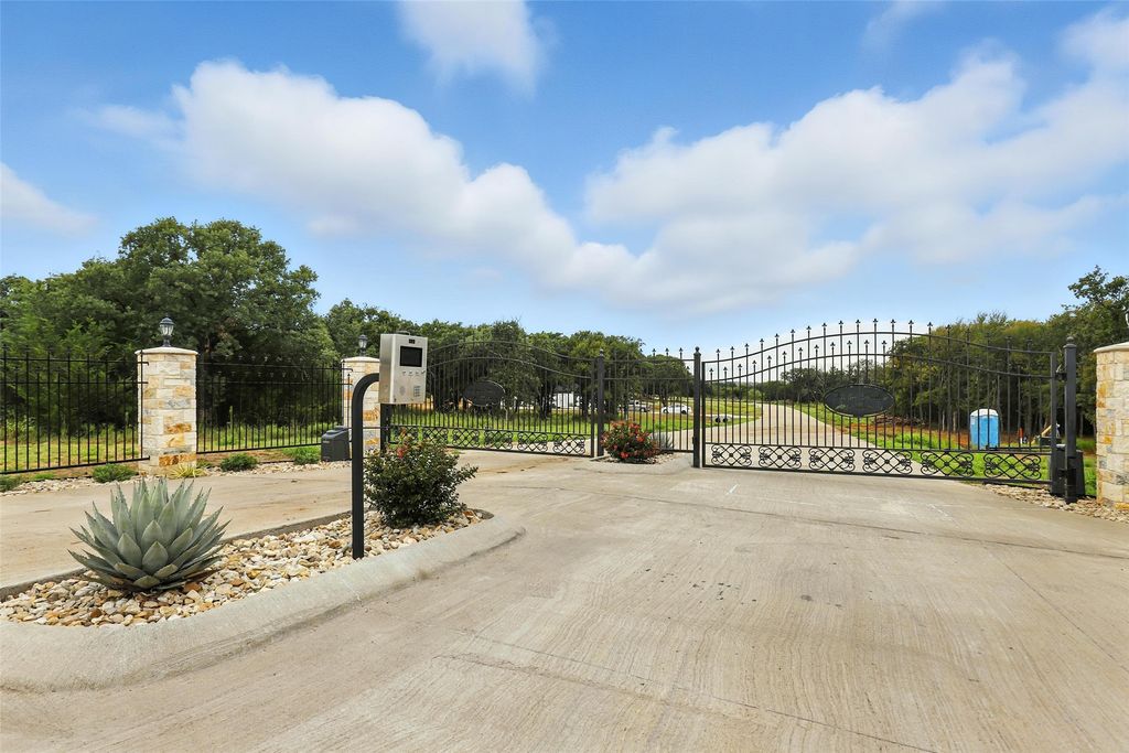 1640 Private Access 60200, Burleson, TX 76028