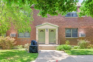 58-48 246th Crescent Upper, Douglaston, NY 11362
