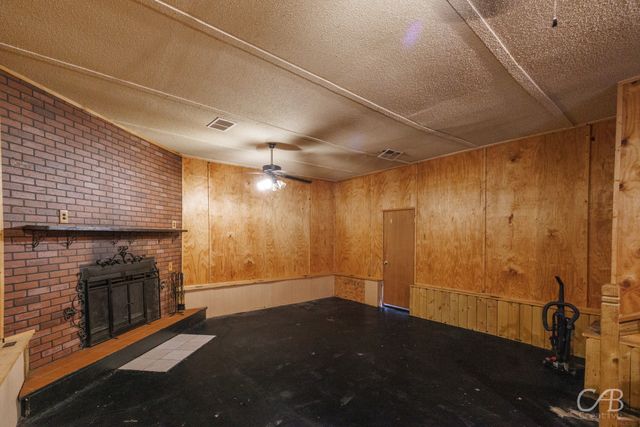 310 Avenue G, Hawley, TX 79525