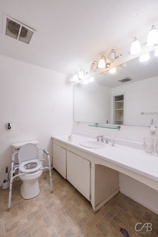 310 Avenue G, Hawley, TX 79525