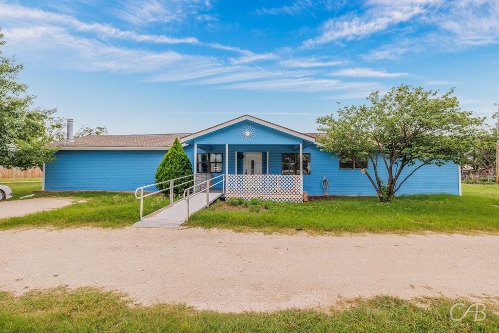 310 Avenue G, Hawley, TX 79525