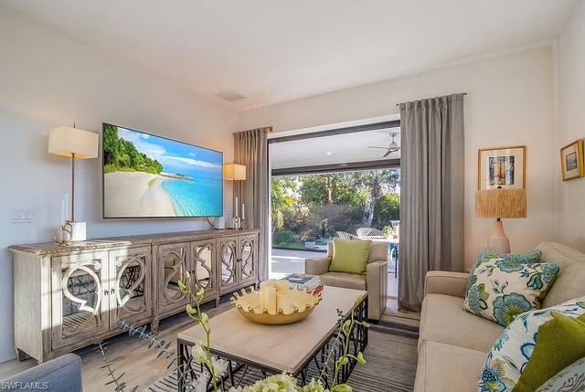114 - A JEEPERS DR, Naples, FL 34112