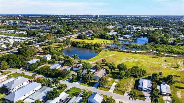 114 - A JEEPERS DR, Naples, FL 34112