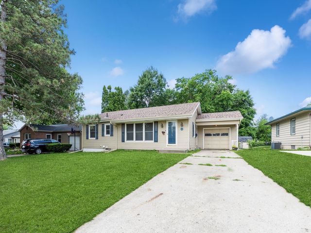 936 14th Street, West Des Moines, IA 50265