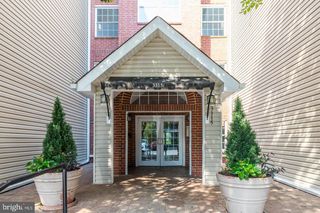 3315 WYNDHAM CIR #2230, Alexandria, VA 22302