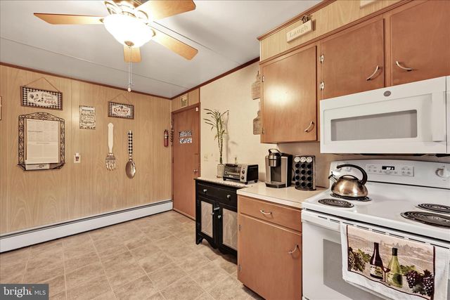 5 E WASHINGTON AVE, Myerstown, PA 17067