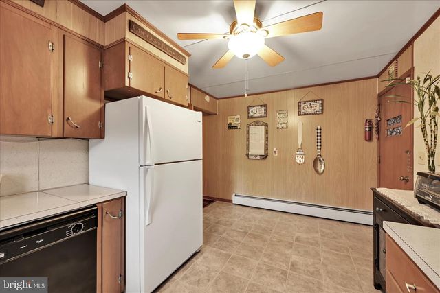 5 E WASHINGTON AVE, Myerstown, PA 17067