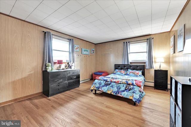 5 E WASHINGTON AVE, Myerstown, PA 17067