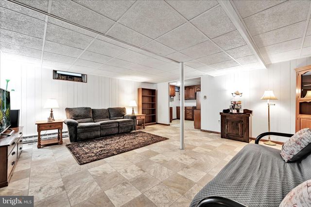 5 E WASHINGTON AVE, Myerstown, PA 17067