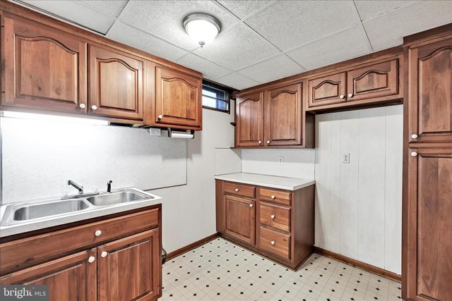 5 E WASHINGTON AVE, Myerstown, PA 17067