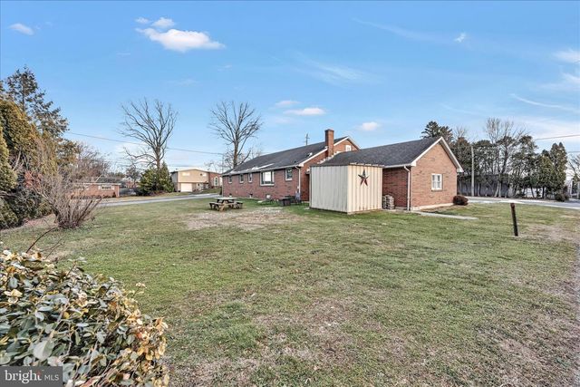 5 E WASHINGTON AVE, Myerstown, PA 17067