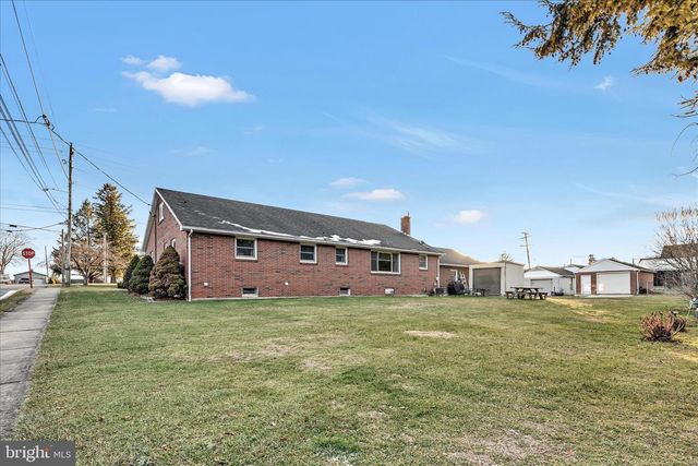 5 E WASHINGTON AVE, Myerstown, PA 17067