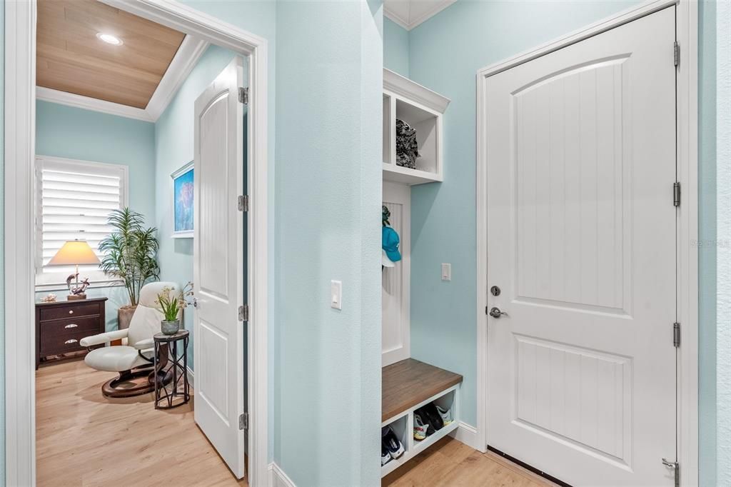 Image 34 of property listing at 8919 SHORELINE AVENUE, Melbourne, FL 32940