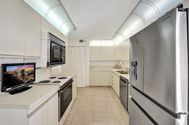 1201 S Ocean Dr 1601S, Hollywood, FL 33019