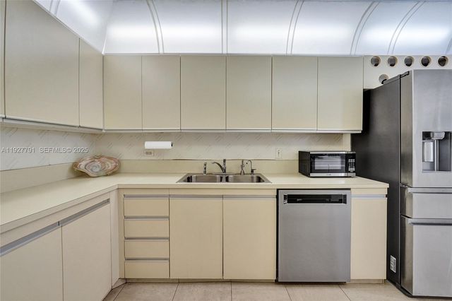 1201 S Ocean Dr 1601S, Hollywood, FL 33019