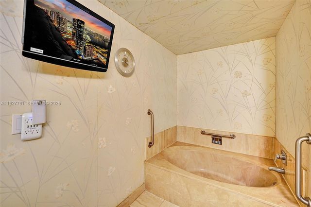 1201 S Ocean Dr 1601S, Hollywood, FL 33019