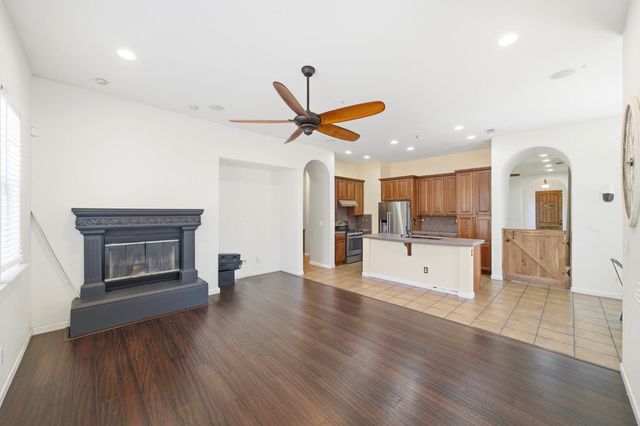 9445 Loire Valley Way, Elk Grove, CA 95624